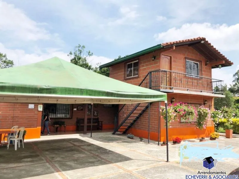 Casa de 15 alcobas en venta en Centro, Rionegro · foto 13 de 24