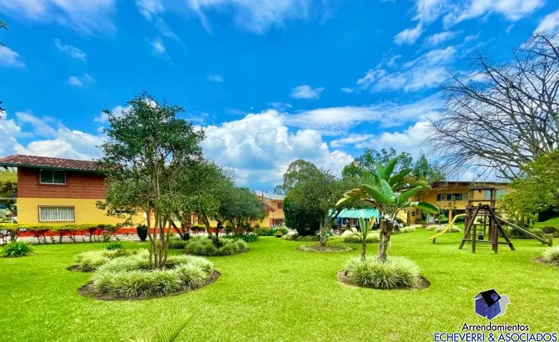 Casa de 15 alcobas en venta en Centro, Rionegro · foto 18 de 24