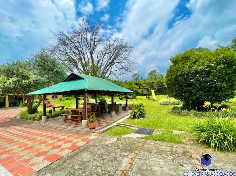 Casa de 15 alcobas en venta en Centro, Rionegro · foto 19 de 24