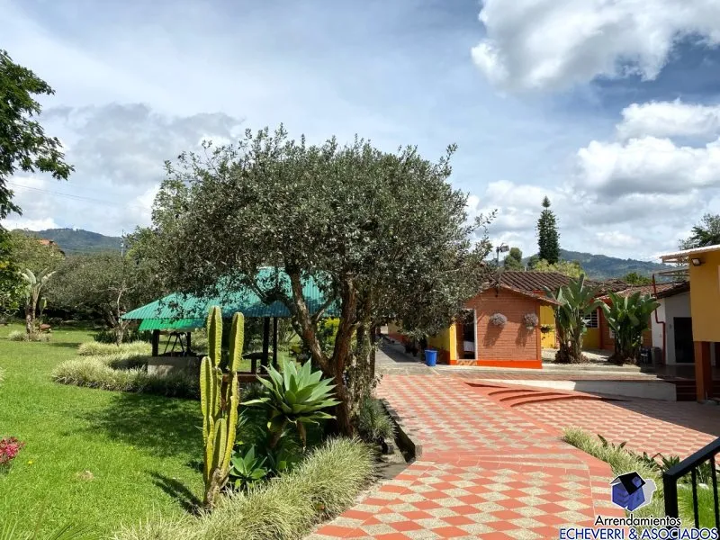 Casa de 15 alcobas en venta en Centro, Rionegro · foto 21 de 24