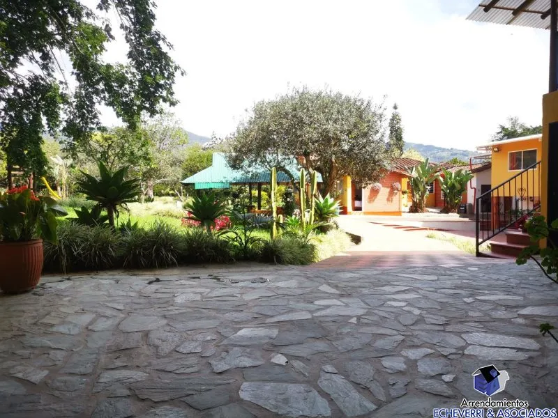Casa de 15 alcobas en venta en Centro, Rionegro · foto 22 de 24