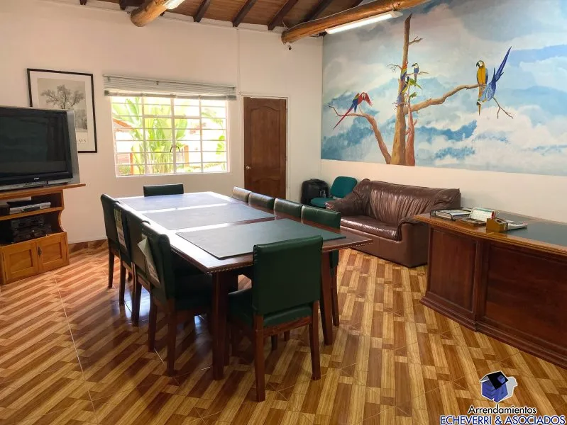 Casa de 15 alcobas en venta en Centro, Rionegro · foto 23 de 24