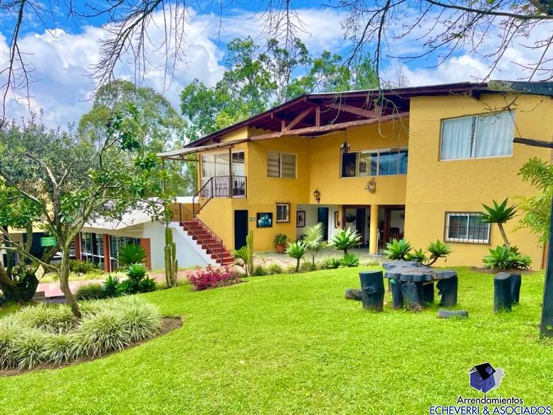Casa de 15 alcobas en venta en Centro, Rionegro · foto 9 de 24