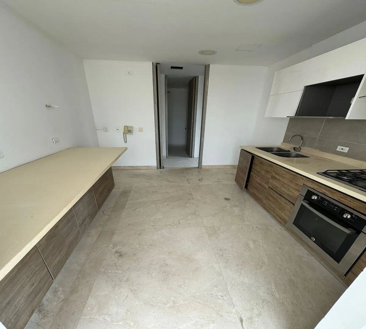 Apartamento de 2 alcobas en venta en Altos Del Prado, Barranquilla, 153 m² · foto 4 de 14