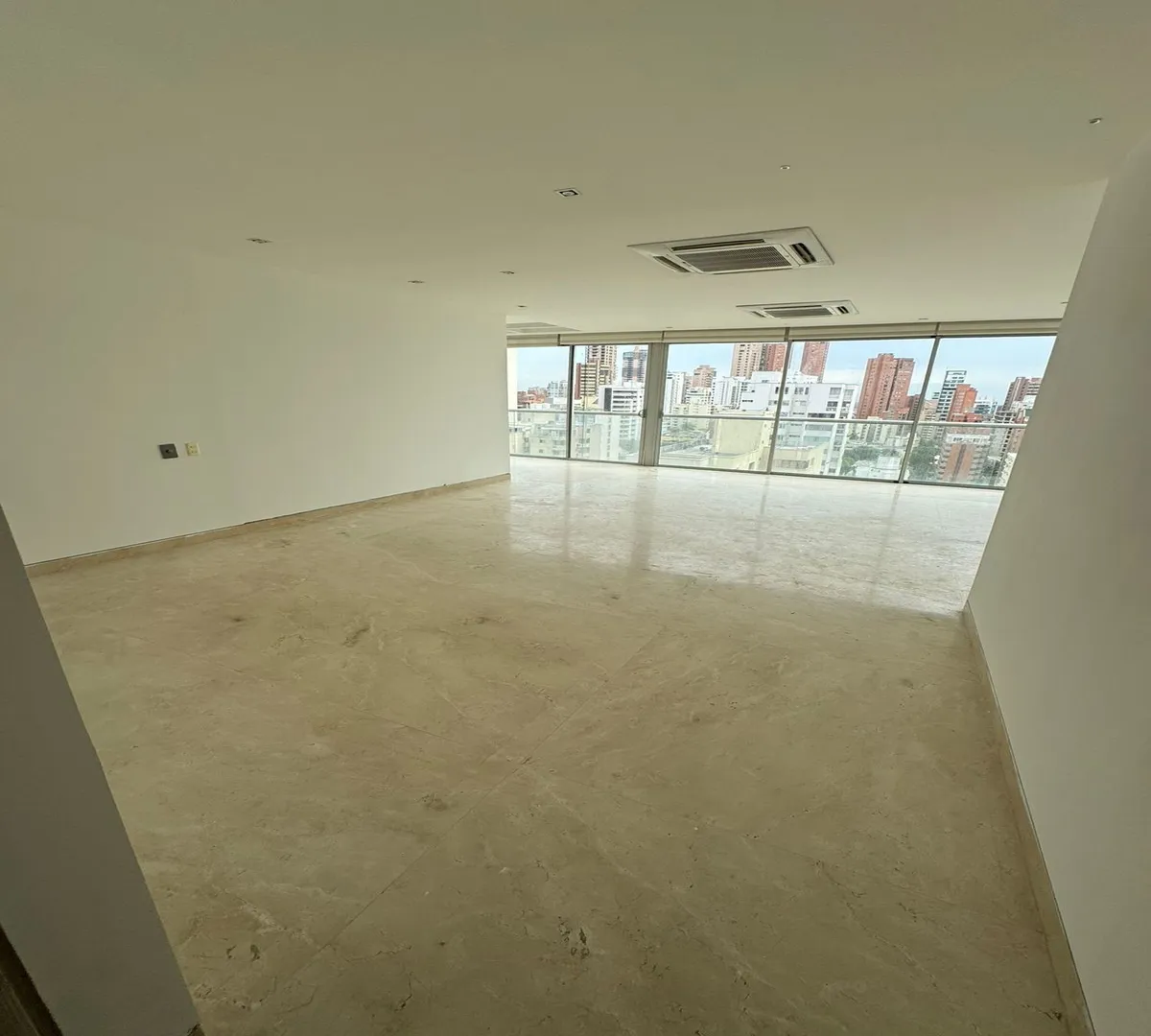 Apartamento de 2 alcobas en venta en Altos Del Prado, Barranquilla, 153 m² · foto 8 de 14