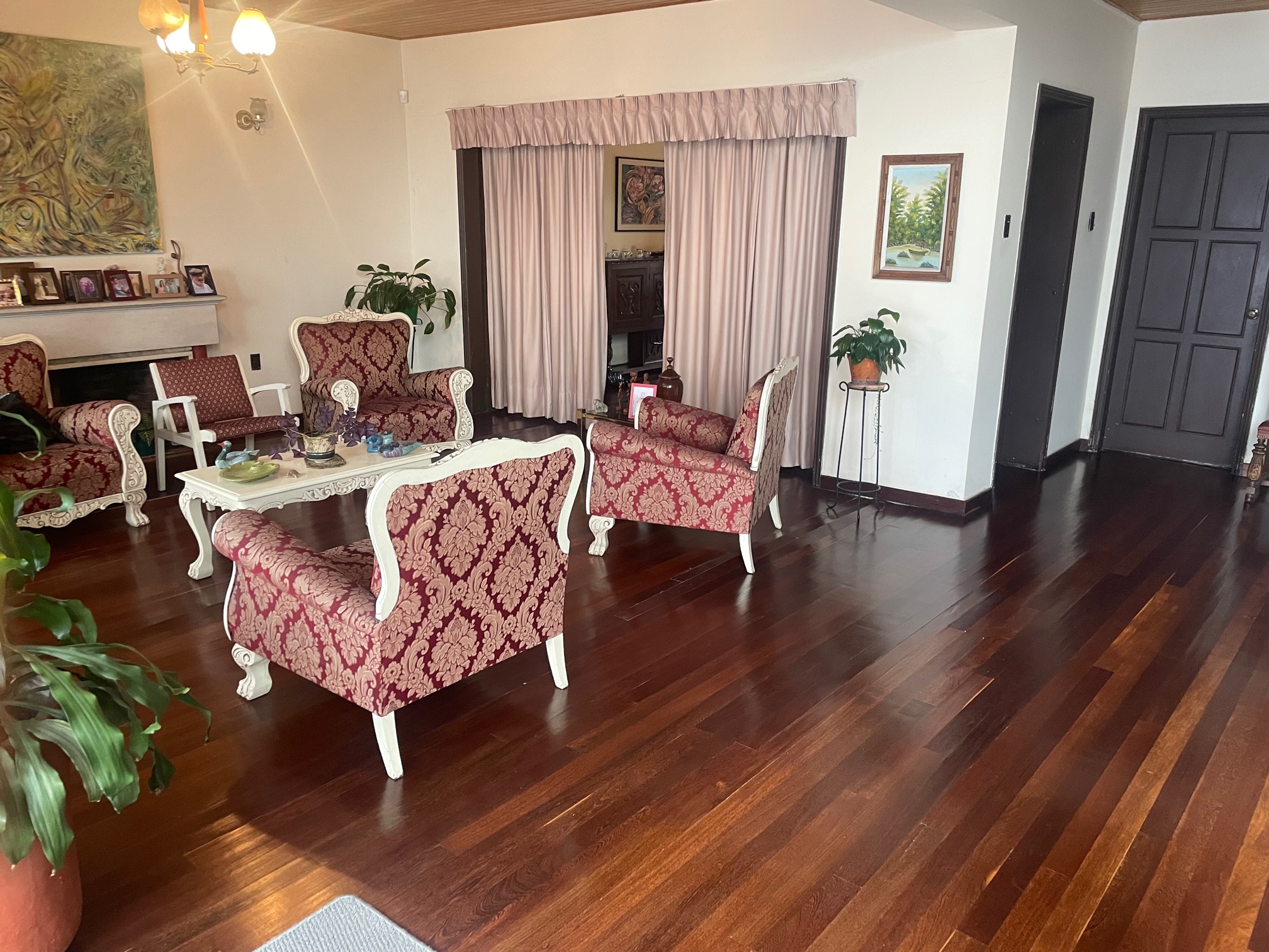 Casa en venta en San Felipe, Bogotá · foto 3 de 8