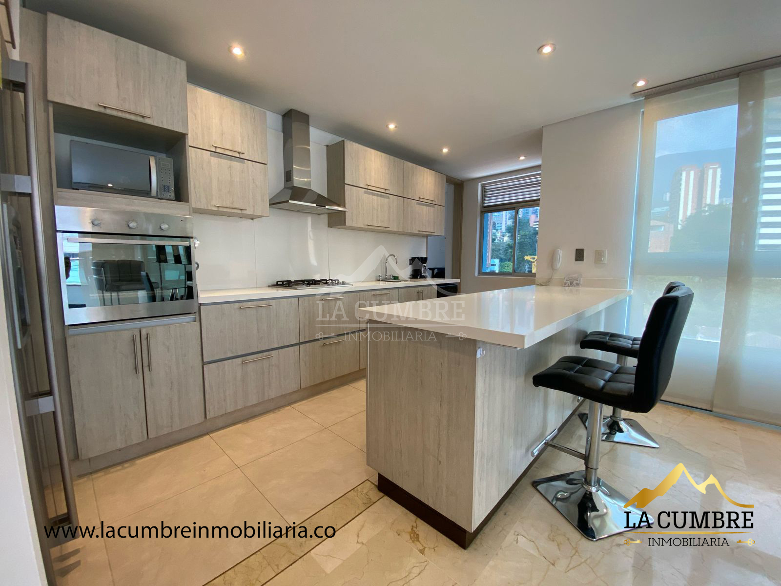 Apartamento en arriendo en El Poblado, Medellín · foto 2 de 11