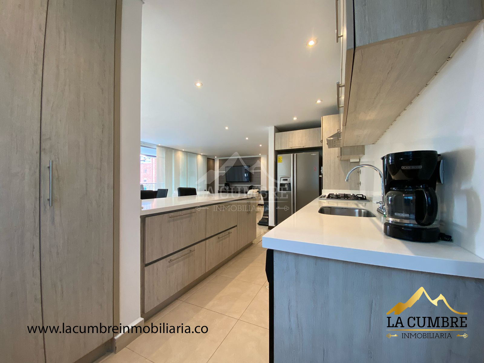 Apartamento en arriendo en El Poblado, Medellín · foto 3 de 11