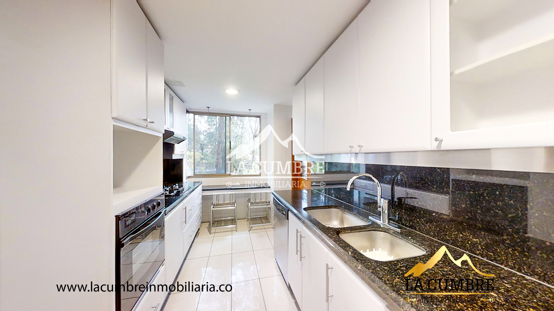 Apartamento en arriendo en El Poblado, Medellín · foto 3 de 13