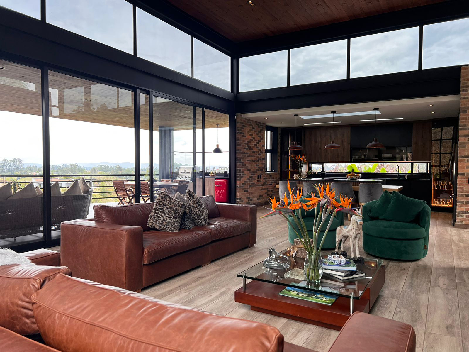 Casa de 3 alcobas en arriendo en El Capiro, Rionegro, 410 m² · foto 2 de 18