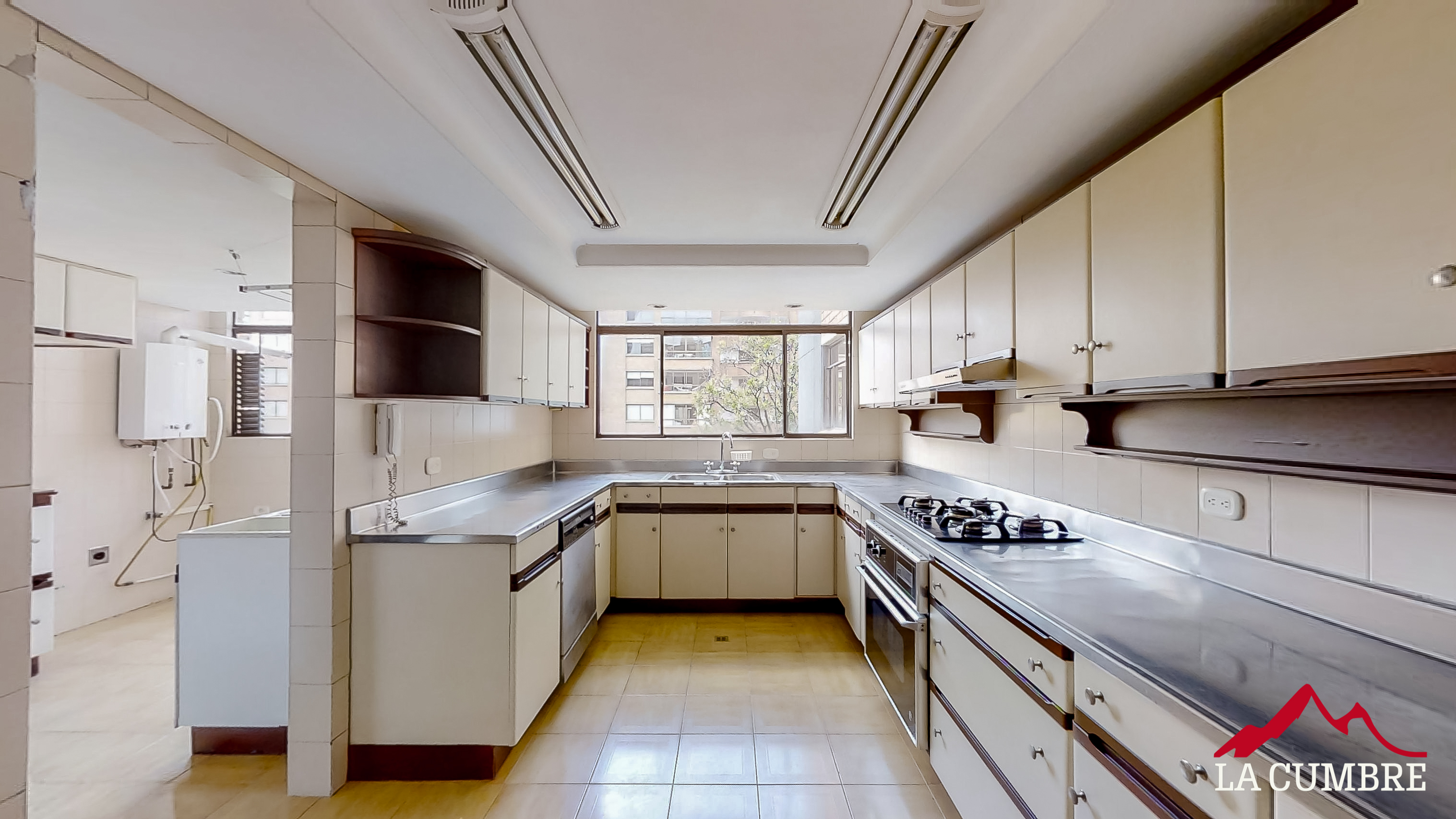 Apartamento en arriendo en Alejandria, Medellín · foto 2 de 12