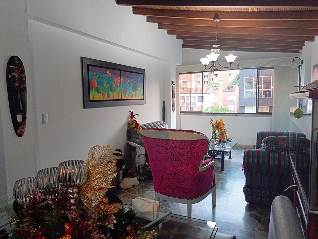 Apartamento de 3 alcobas en arriendo en El Nogal- Los Almendros, Medellín, 153 m² · foto 2 de 17