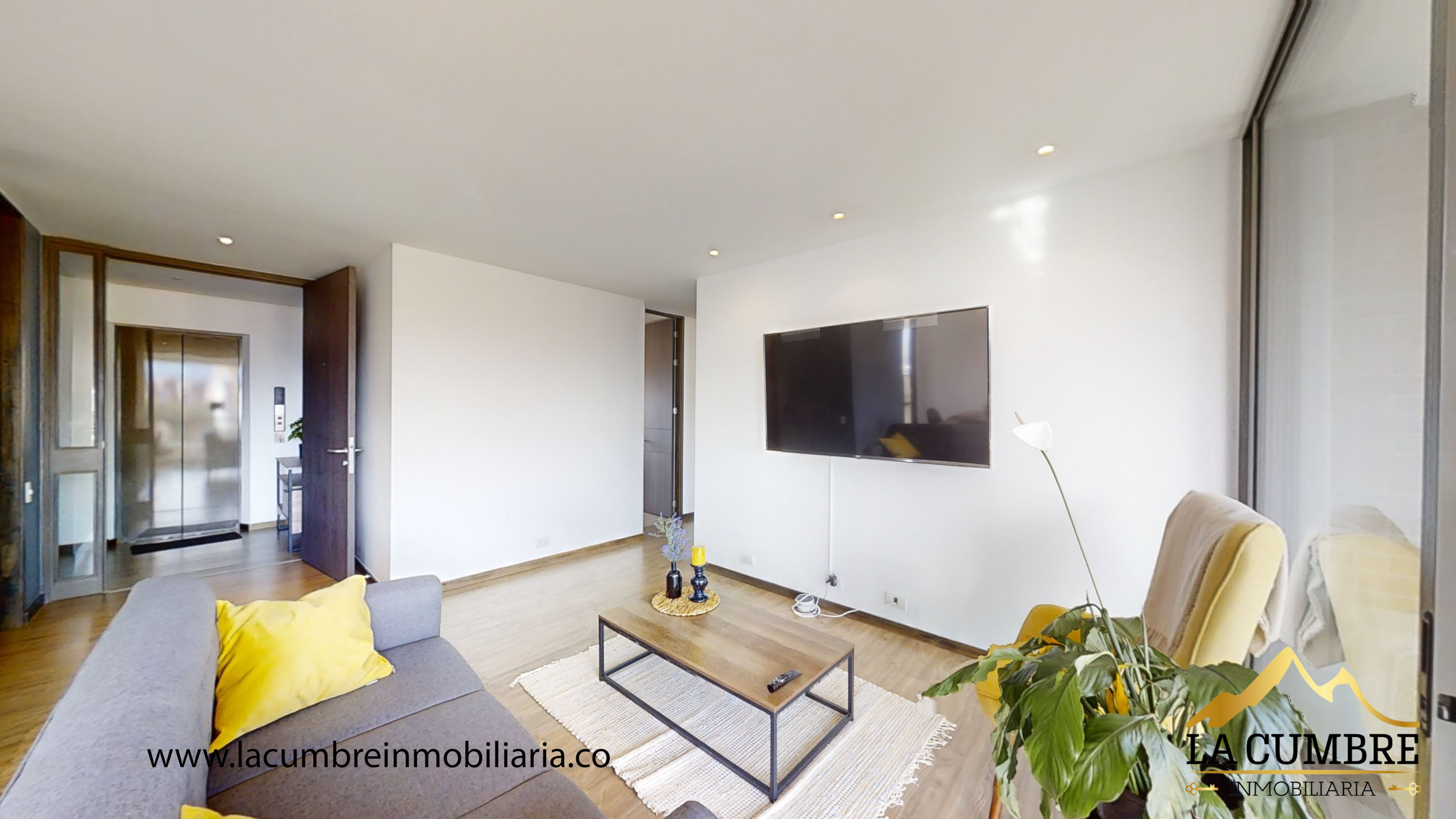 Apartamento en arriendo en El Poblado, Medellín · foto 2 de 15