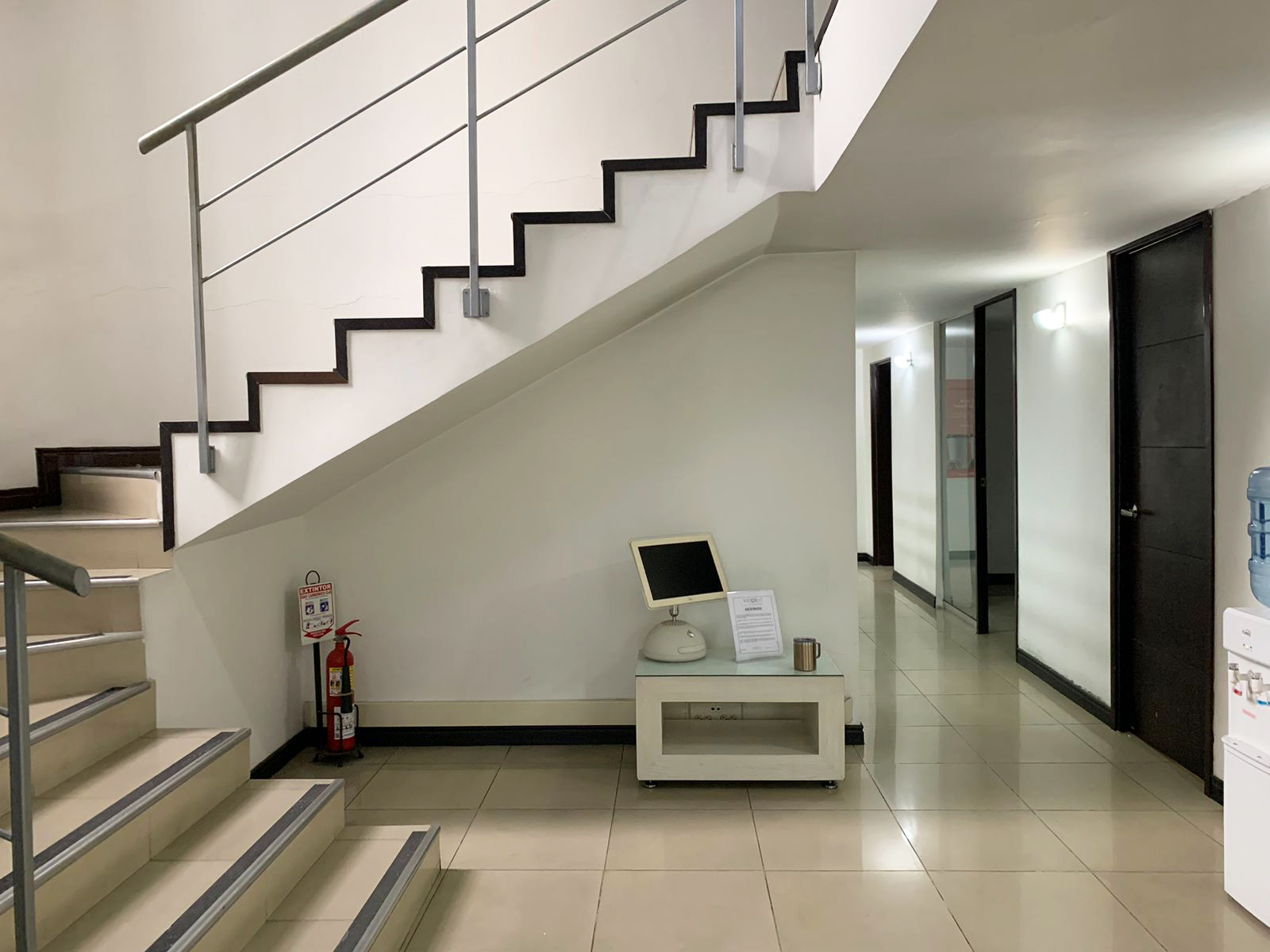 Oficina en venta en La Aguacatala, Medellín, 357 m² · foto 2 de 13