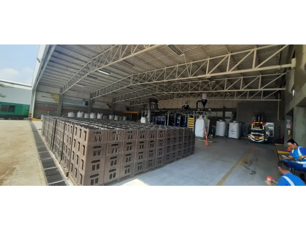 Bodega en arriendo en Acopi, Cali · foto 3 de 9