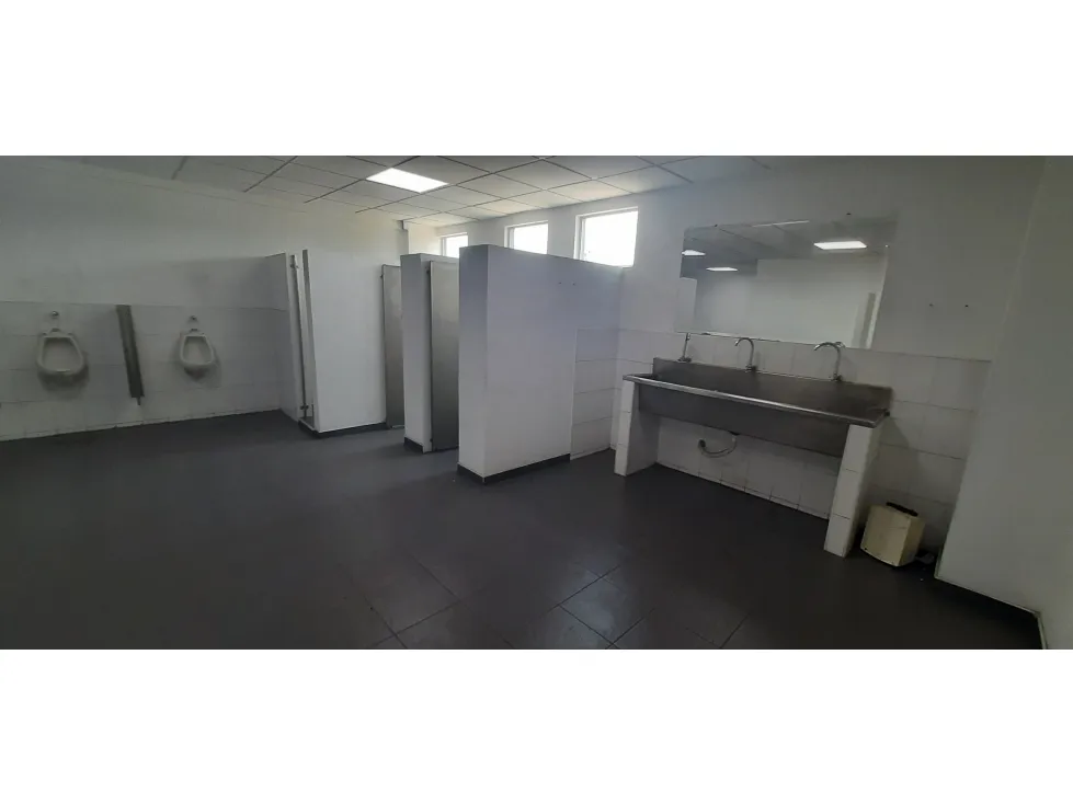 Bodega en arriendo en Acopi, Cali · foto 7 de 9