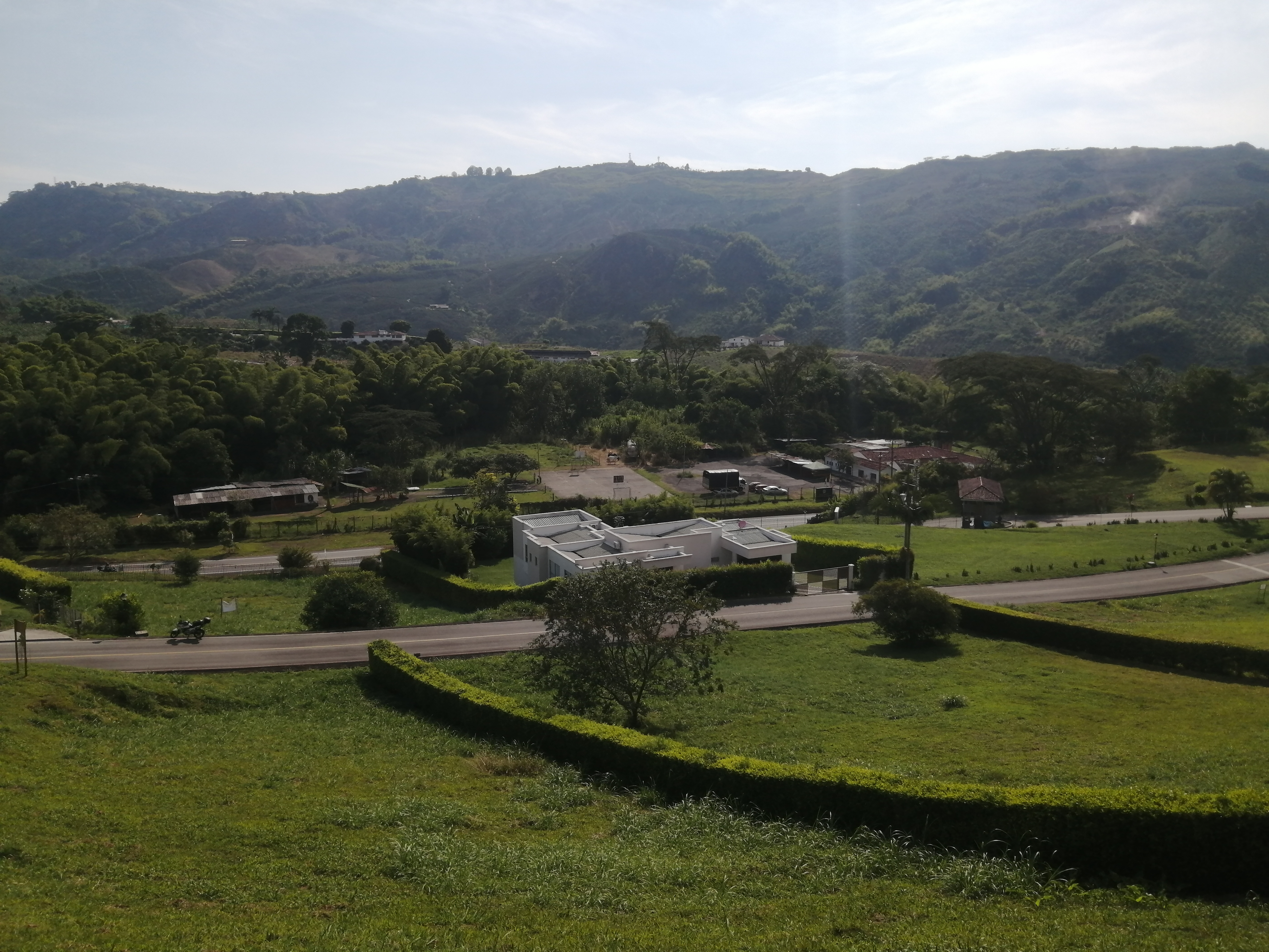 Lote en venta en El Rosario, Manizales, 2070 m² · foto 2 de 5