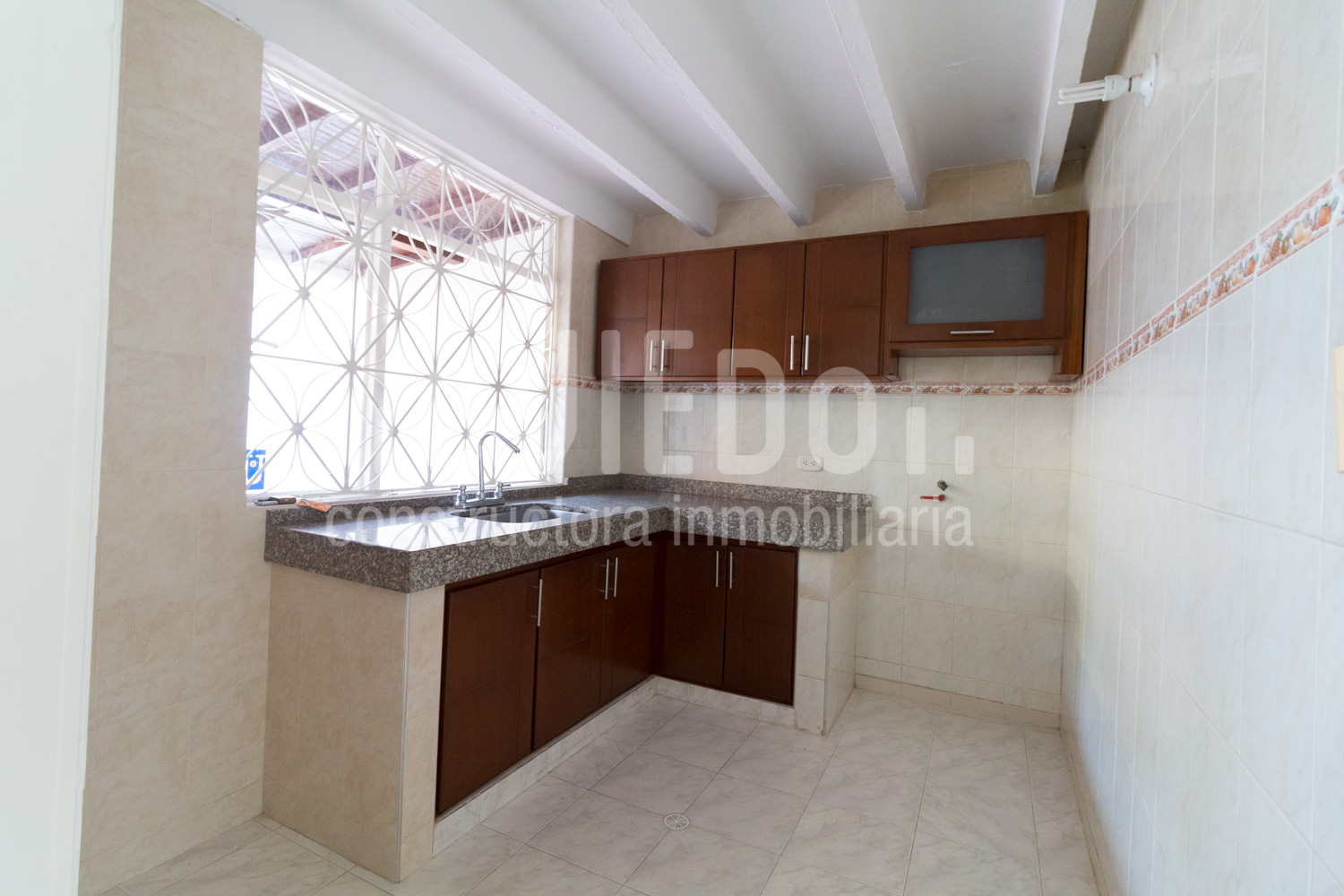 Casa de 3 alcobas en venta en Co. Nuevo Pinares, Piedecuesta, 160 m² · foto 4 de 11