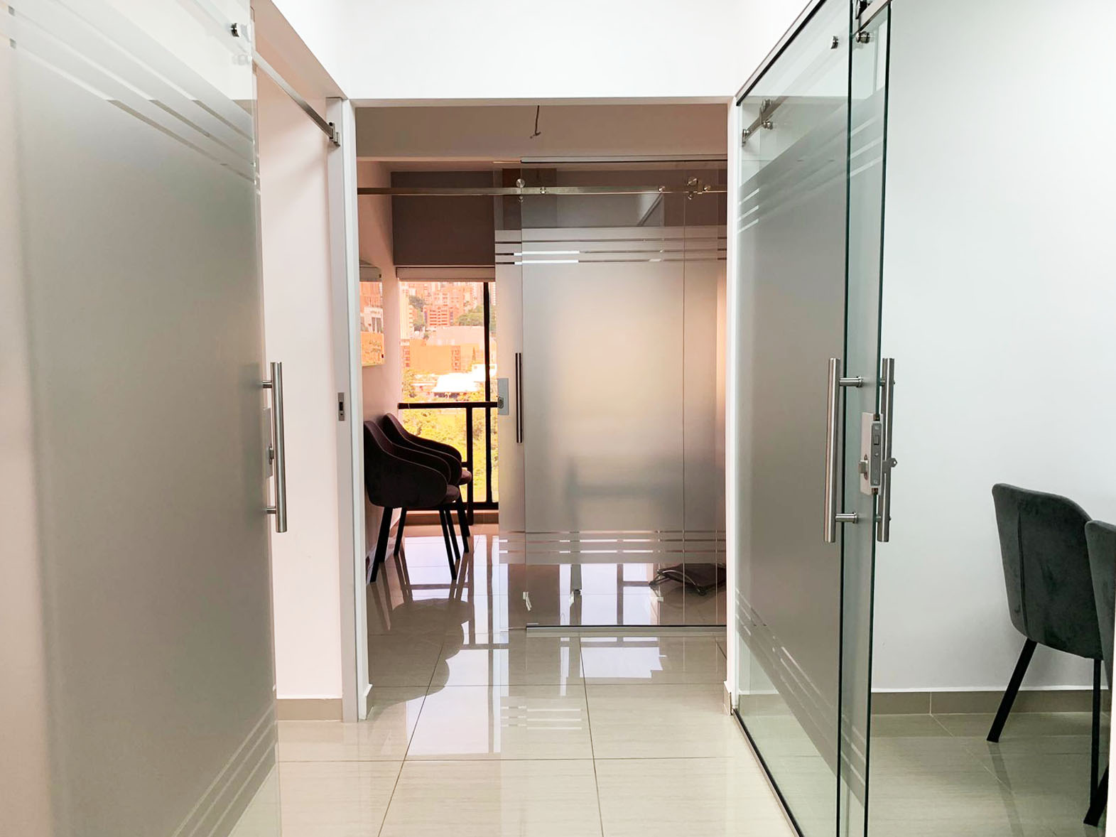 Oficina en arriendo en Villa Carlota, Medellín, 148 m² · foto 8 de 13