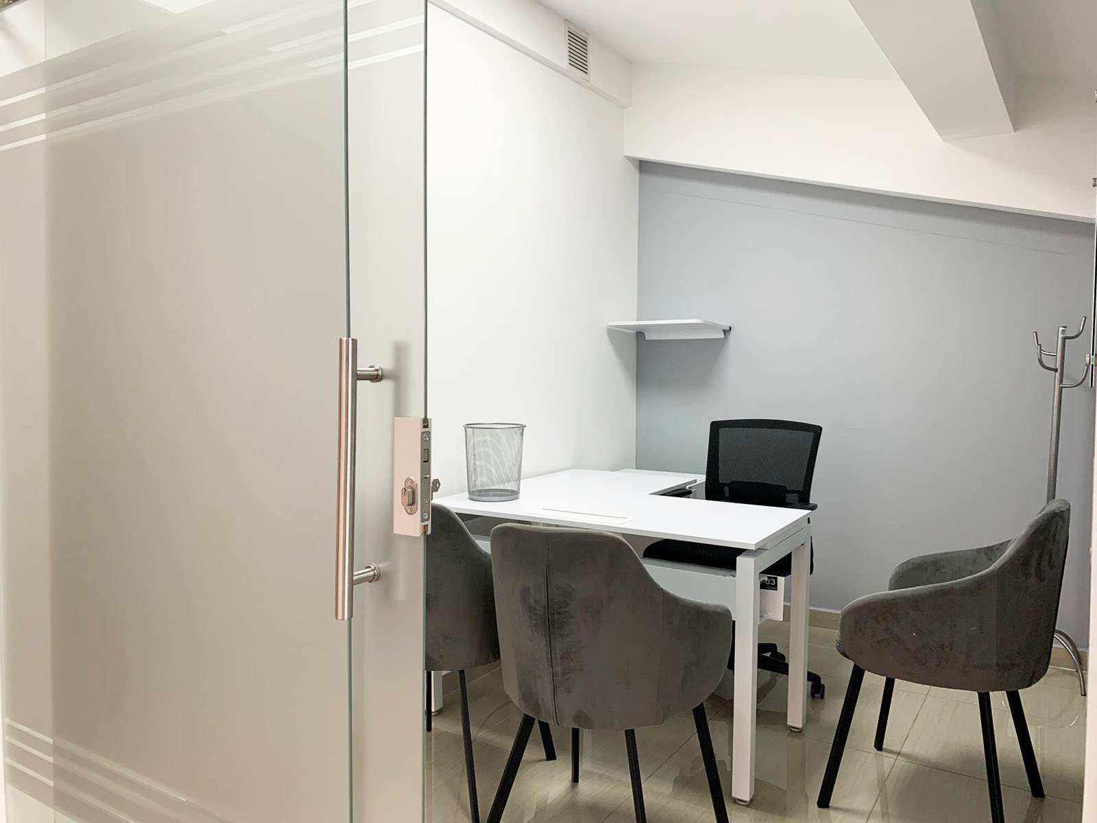 Oficina en arriendo en Villa Carlota, Medellín, 148 m² · foto 9 de 13