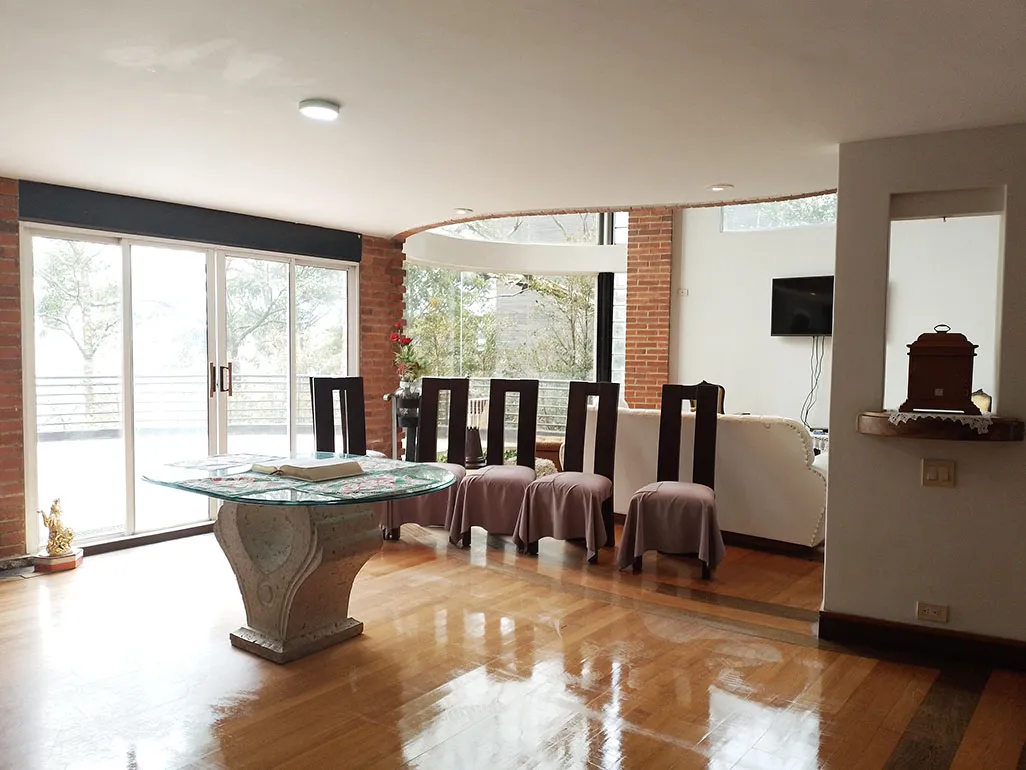 Casa de 4 alcobas en venta en El Tesoro, Medellín, 700 m² · foto 2 de 15