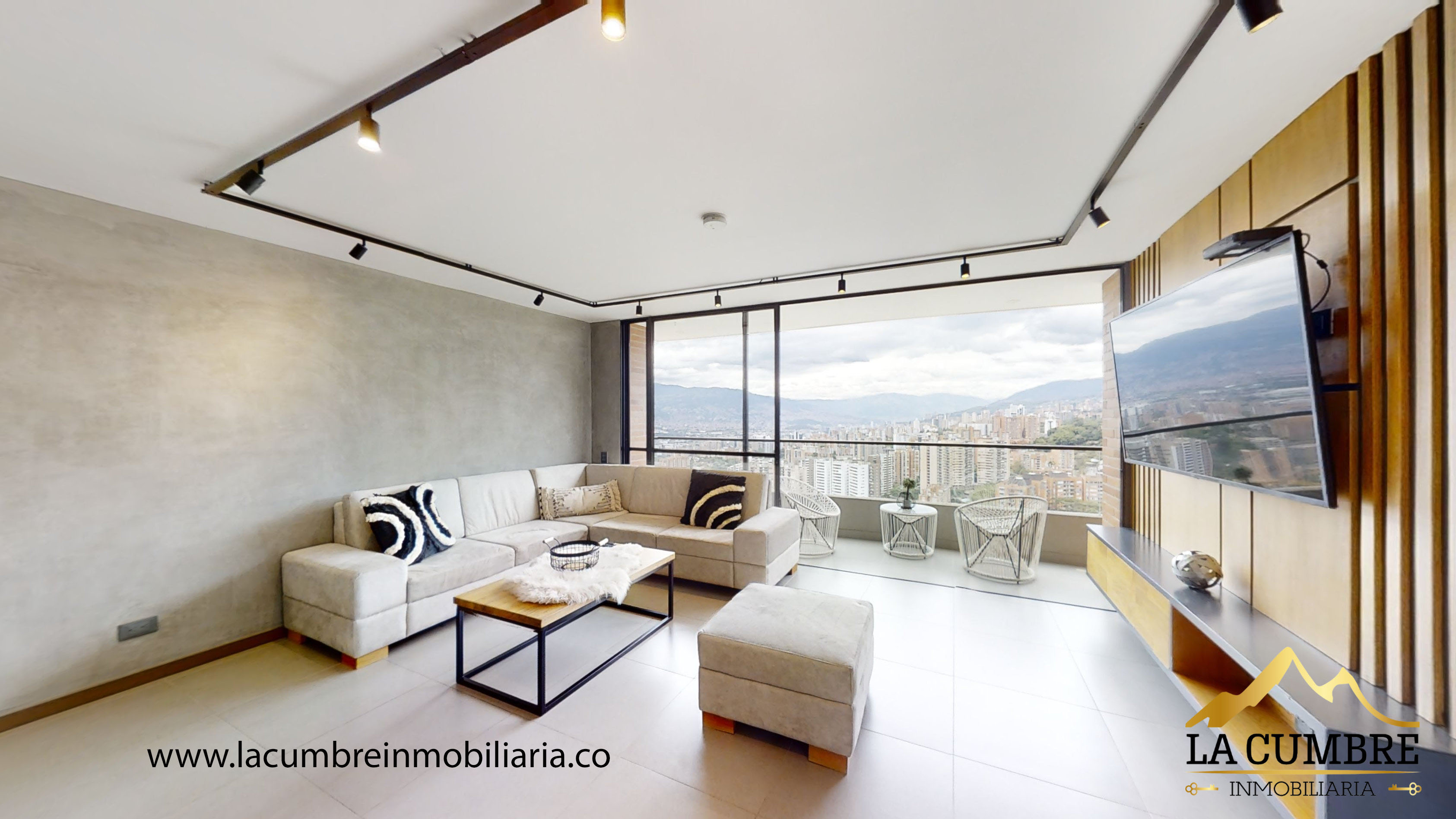 Apartamento de 3 alcobas en arriendo en Camino Verde, Envigado, 107 m² · foto 2 de 13