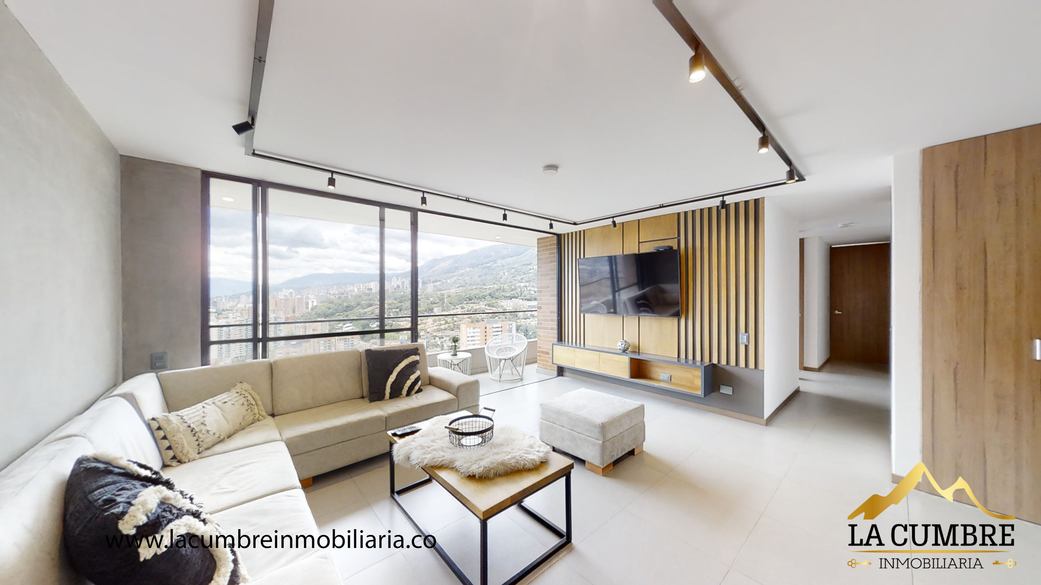 Apartamento de 3 alcobas en arriendo en Camino Verde, Envigado, 107 m² · foto 3 de 13