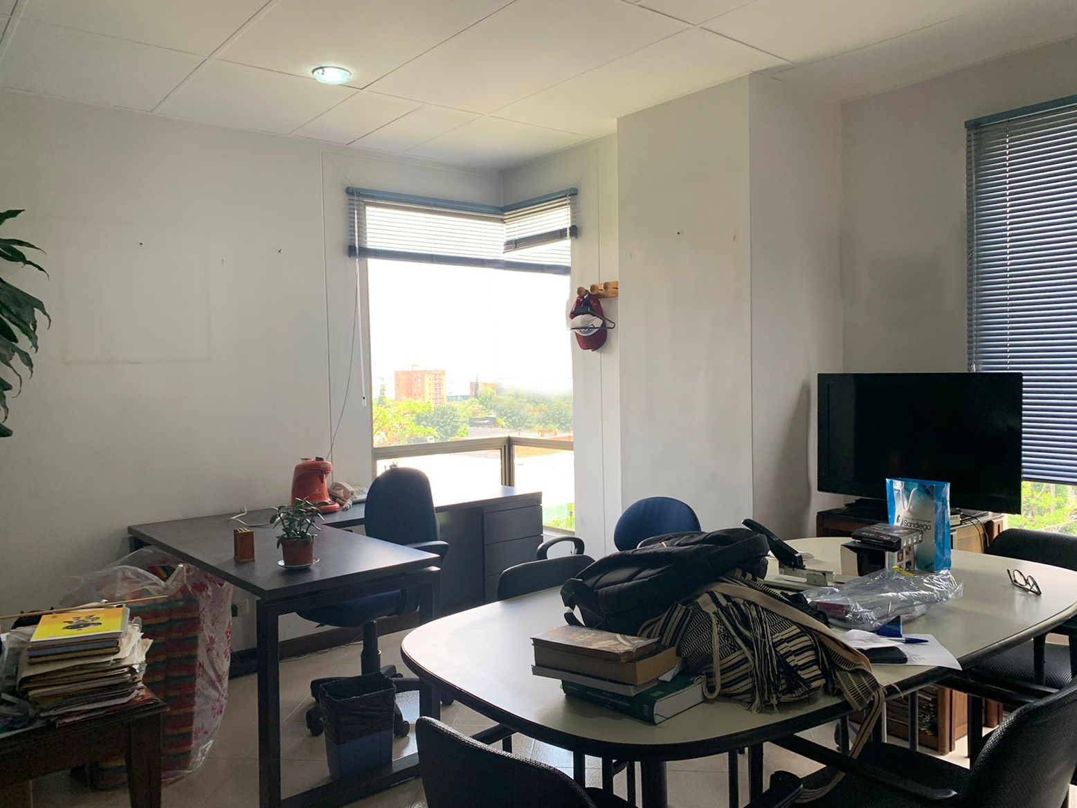 Oficina en arriendo en Patio Bonito, Medellín, 48 m² · foto 2 de 8