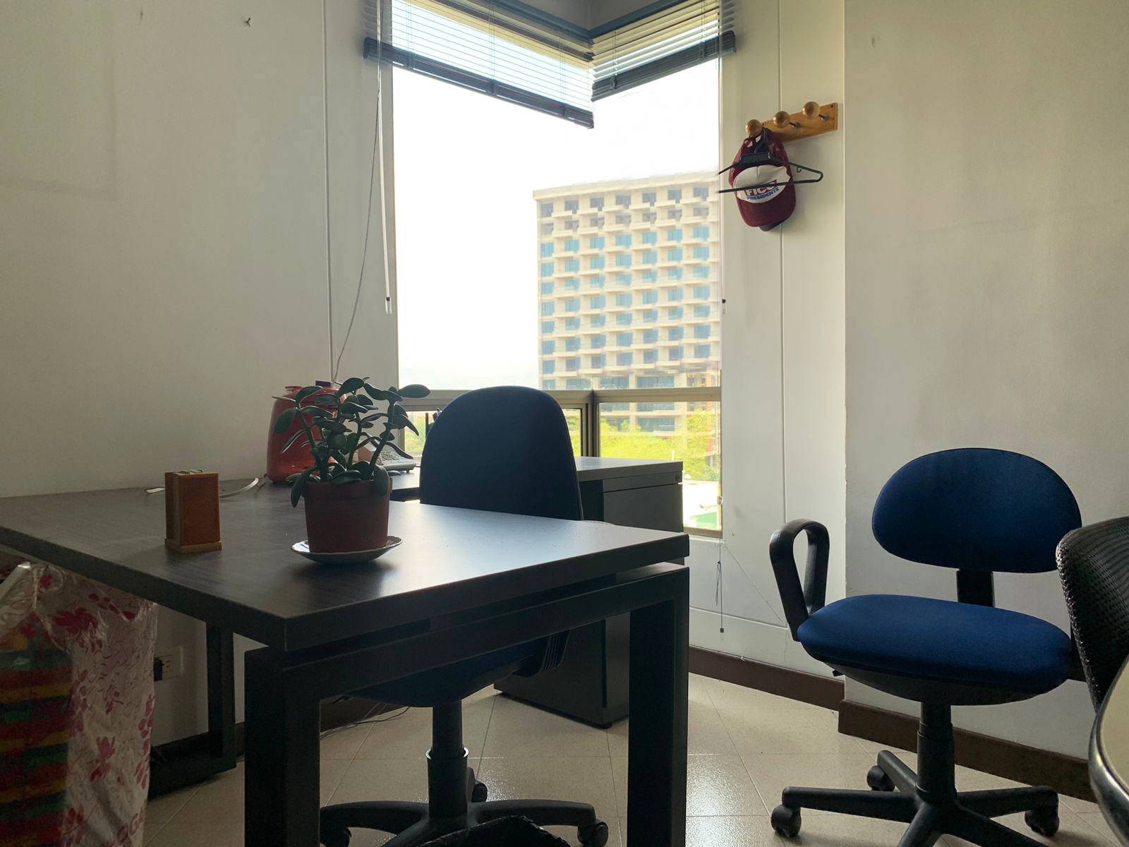 Oficina en arriendo en Patio Bonito, Medellín, 48 m² · foto 3 de 8