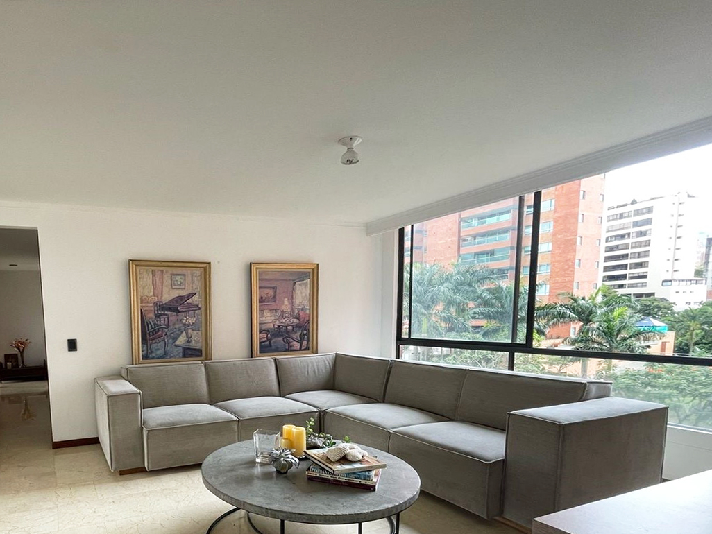 Apartamento de 3 alcobas en venta en El Diamante 2, Medellín, 130 m² · foto 2 de 11