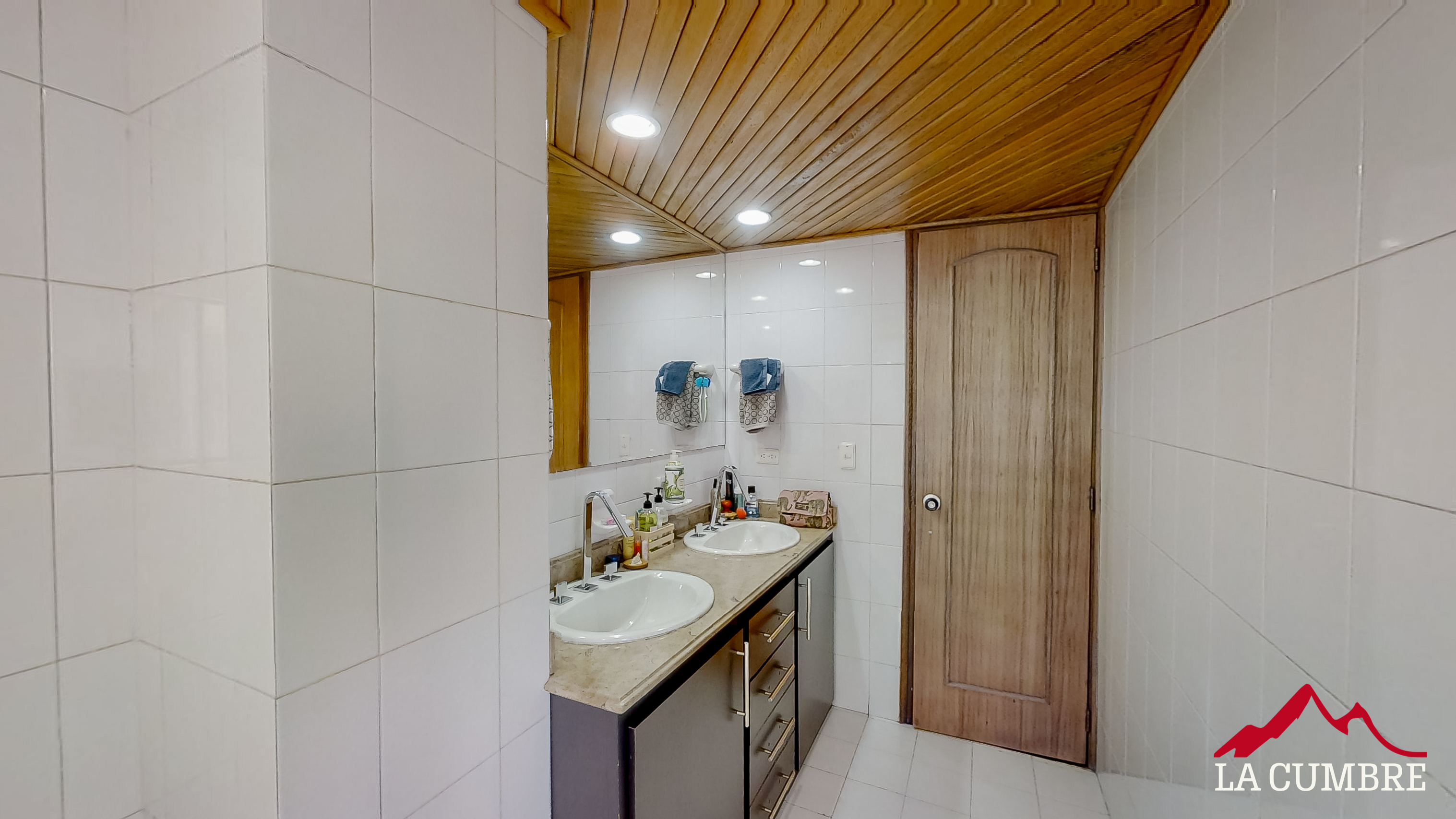 Apartamento de 4 alcobas en arriendo en El Diamante No.2, Medellín, 200 m² · foto 11 de 11