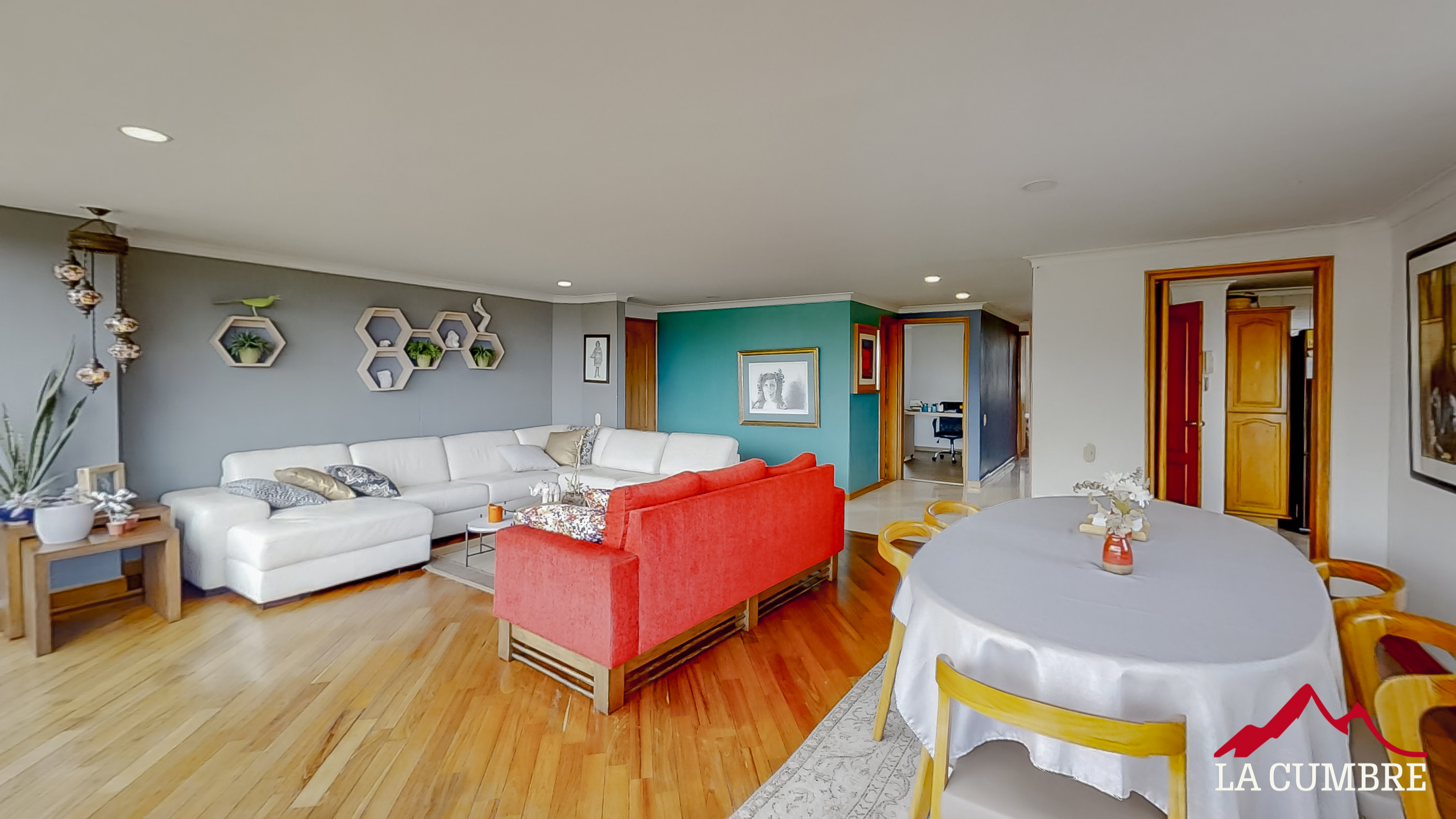 Apartamento de 4 alcobas en arriendo en El Diamante No.2, Medellín, 200 m² · foto 2 de 11