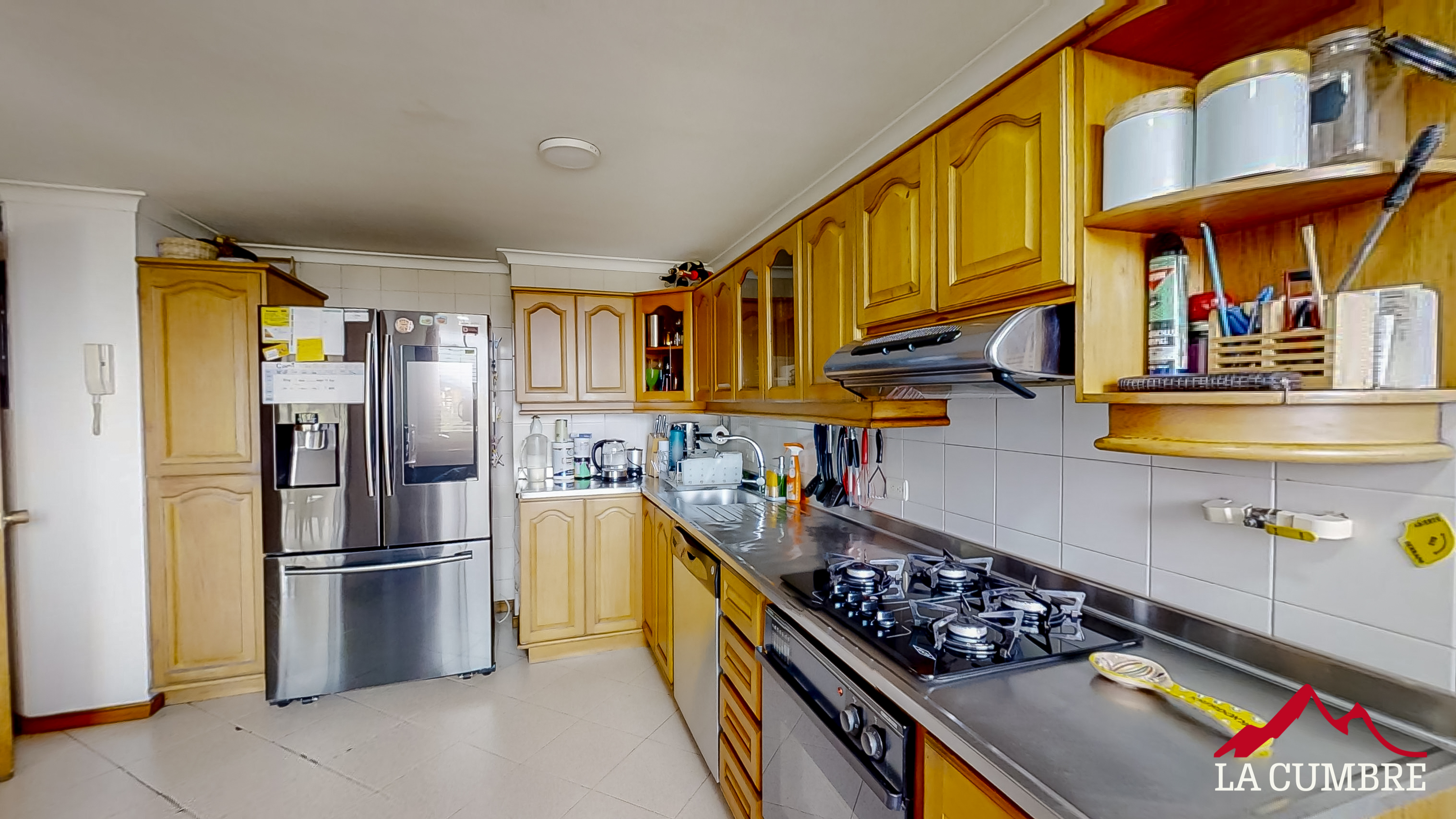 Apartamento de 4 alcobas en arriendo en El Diamante No.2, Medellín, 200 m² · foto 3 de 11