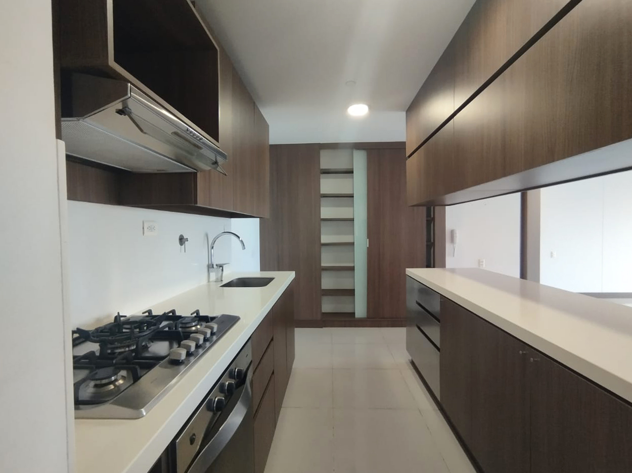 Apartamento en arriendo en Castropol, Medellín · foto 10 de 19