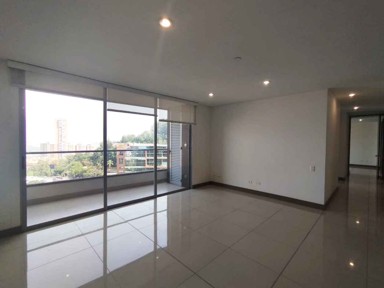 Apartamento en arriendo en Castropol, Medellín · foto 2 de 19