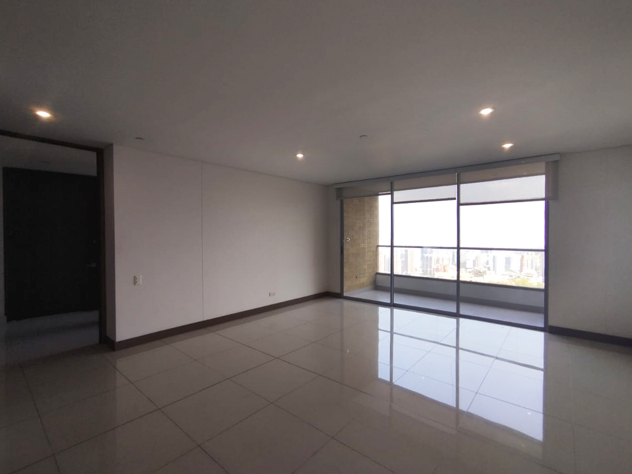 Apartamento en arriendo en Castropol, Medellín · foto 3 de 19