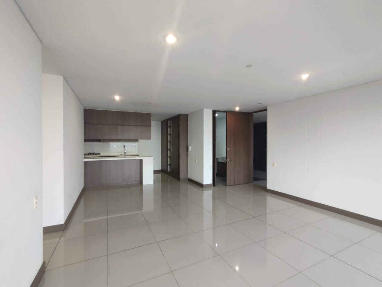 Apartamento en arriendo en Castropol, Medellín · foto 4 de 19