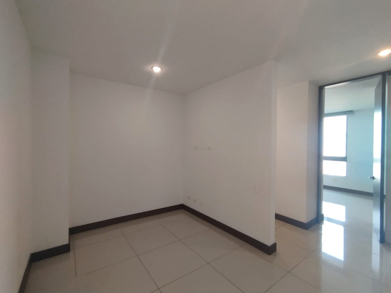 Apartamento en arriendo en Castropol, Medellín · foto 6 de 19
