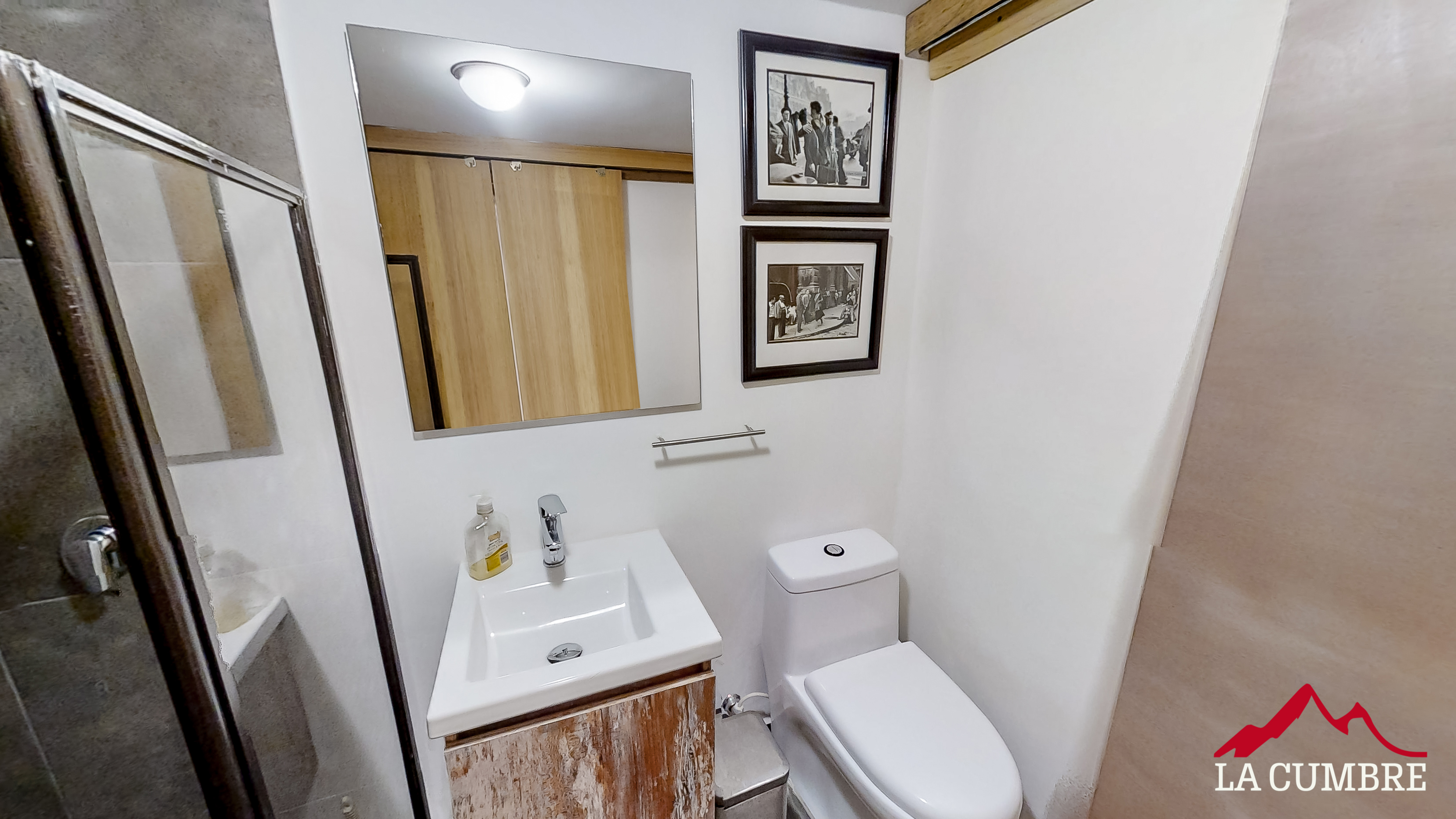 Apartamento de 3 alcobas en arriendo en Los Balsos, Medellín, 200 m² · foto 8 de 12