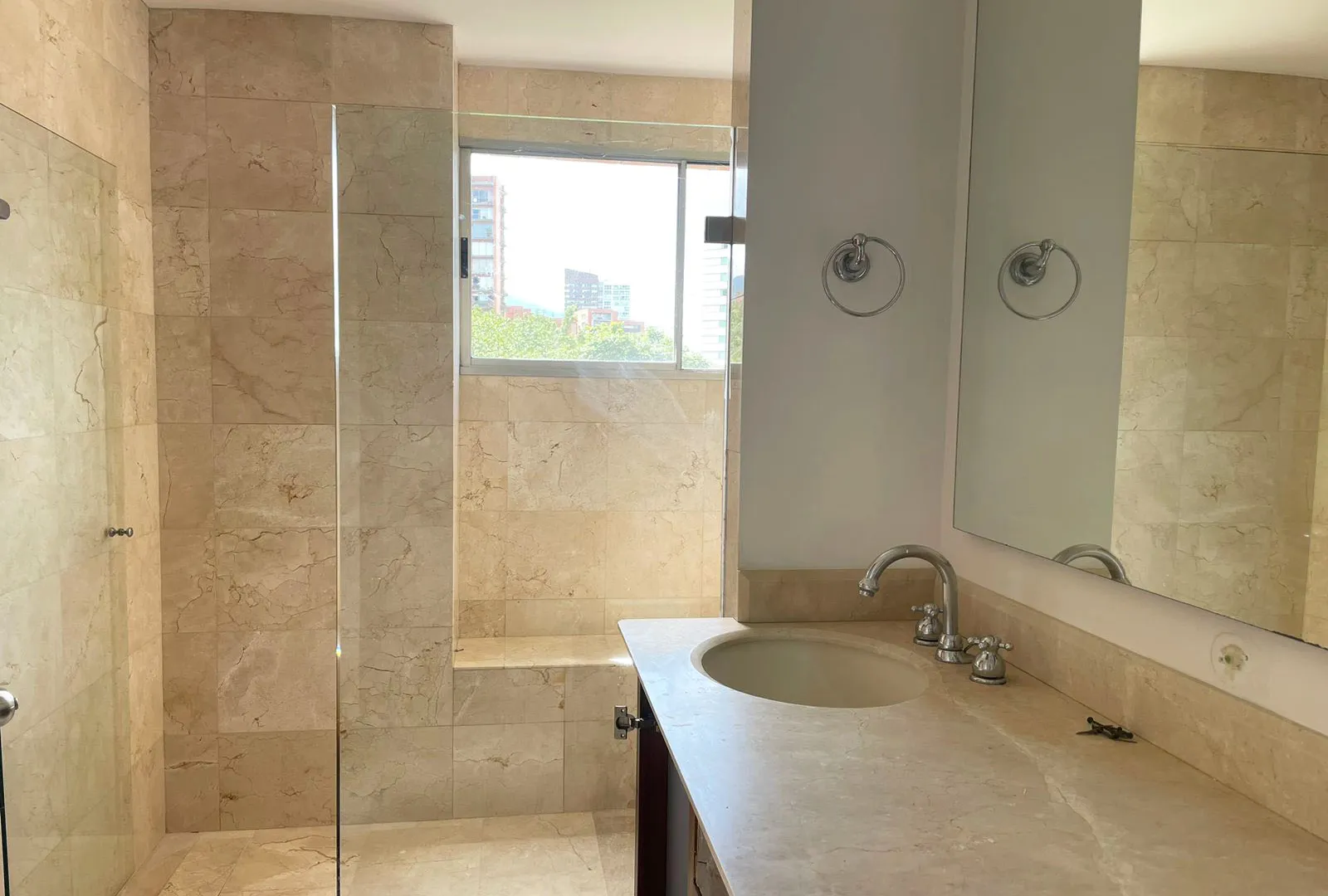 Apartamento de 3 alcobas en venta en La Florida, Medellín, 193 m² · foto 16 de 19