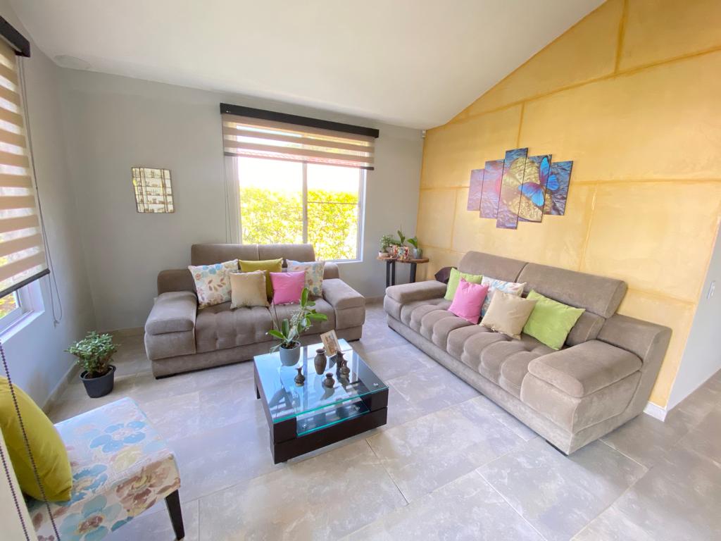 Casa de 3 alcobas en venta en Vía El Caimo, Armenia, 460 m² · foto 3 de 15