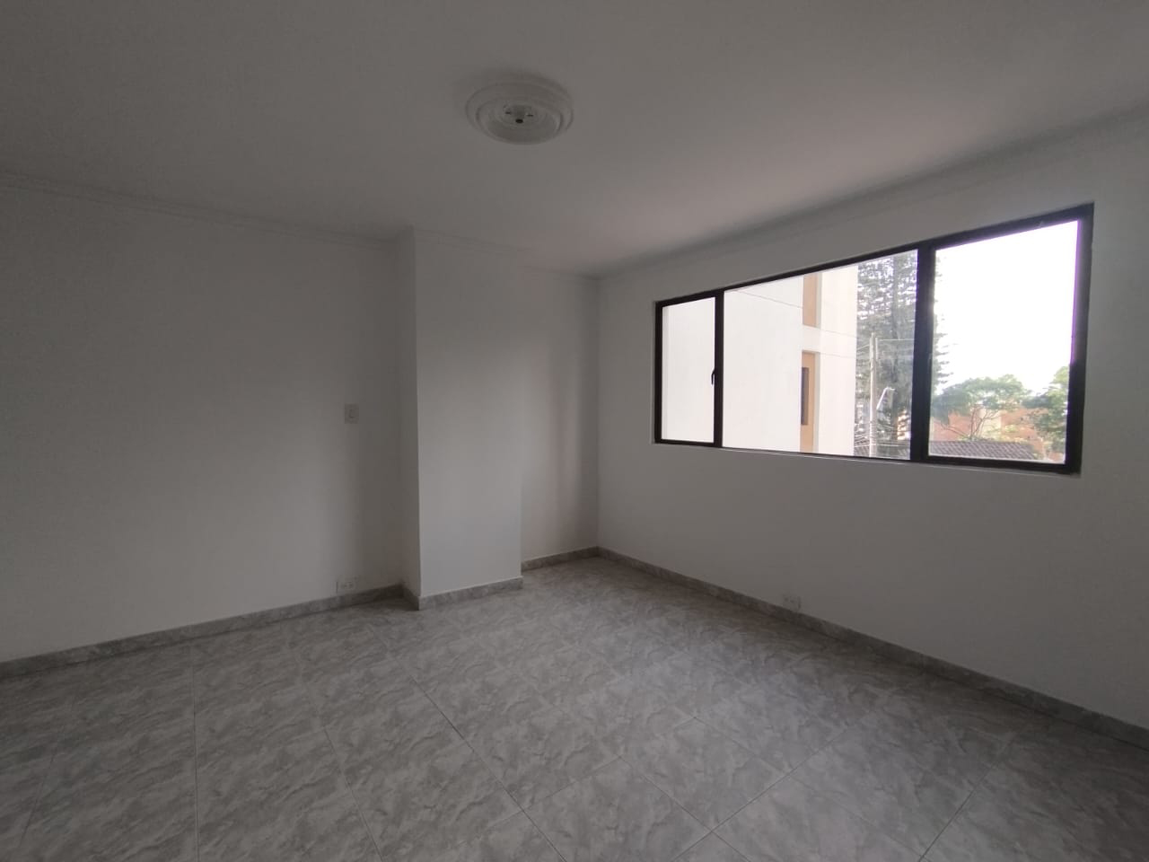 Apartamento de 3 alcobas en arriendo en Castropol, Medellín, 187 m² · foto 10 de 18