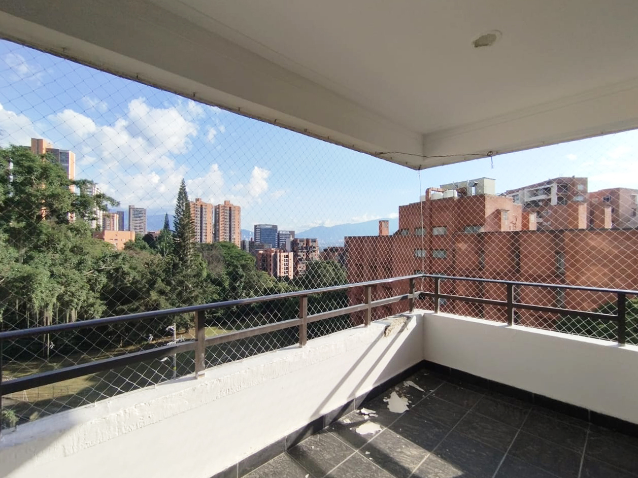 Apartamento de 3 alcobas en arriendo en Castropol, Medellín, 187 m² · foto 17 de 18
