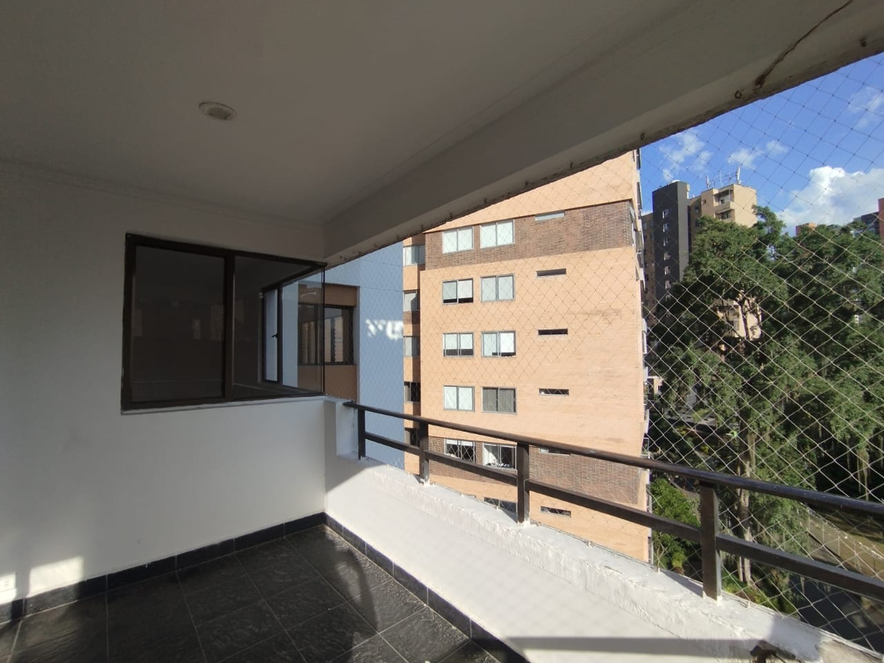 Apartamento de 3 alcobas en arriendo en Castropol, Medellín, 187 m² · foto 18 de 18