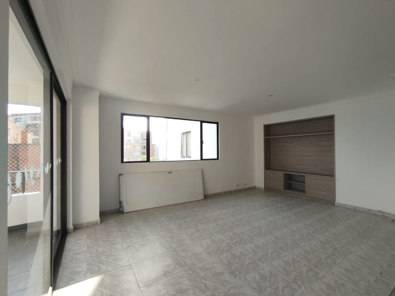 Apartamento de 3 alcobas en arriendo en Castropol, Medellín, 187 m² · foto 2 de 18