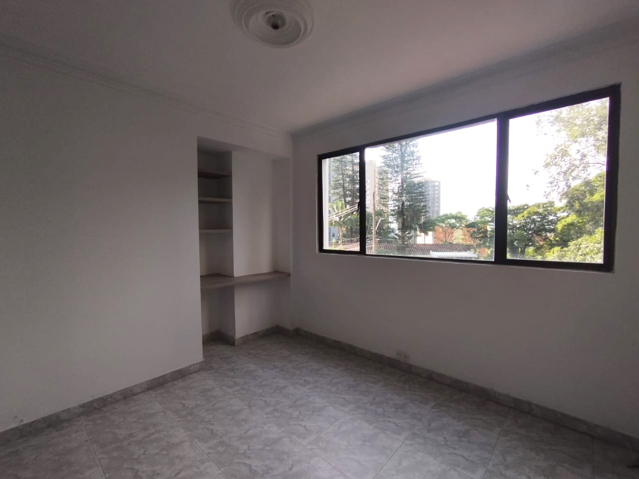 Apartamento de 3 alcobas en arriendo en Castropol, Medellín, 187 m² · foto 8 de 18