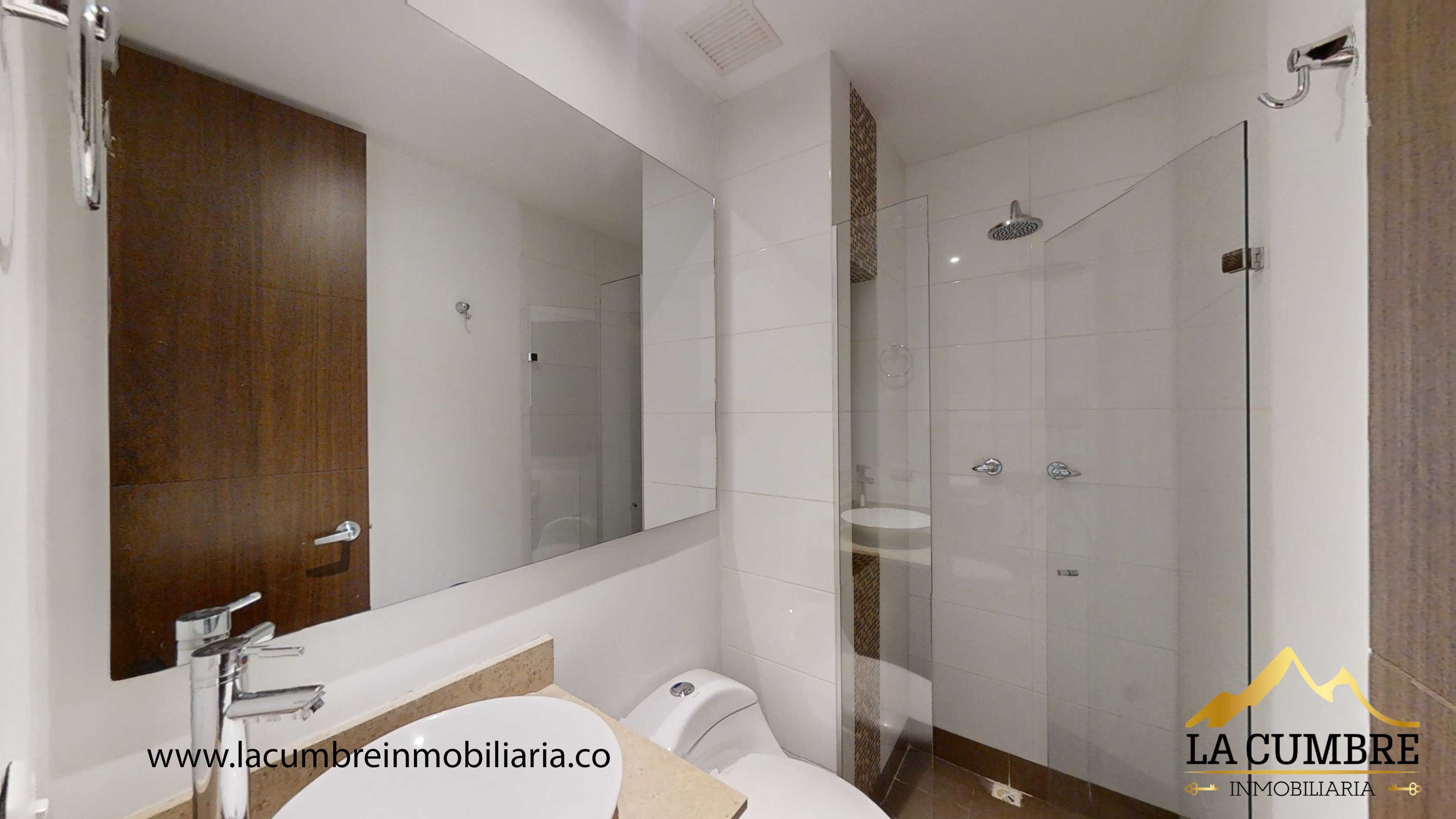 Casa de 3 alcobas en arriendo en Montessori, Envigado, 230 m² · foto 10 de 13