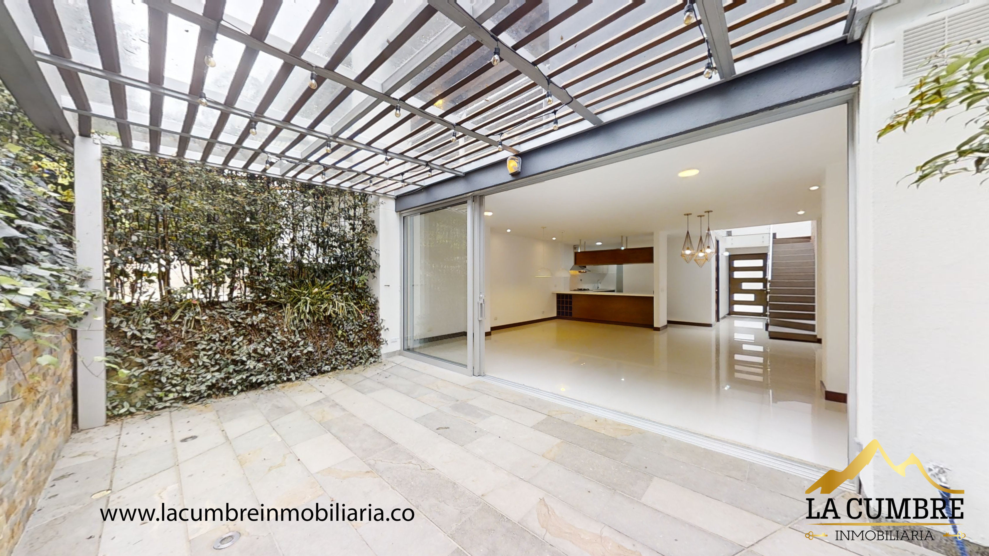 Casa en arriendo en Montessori, Envigado en Montessori