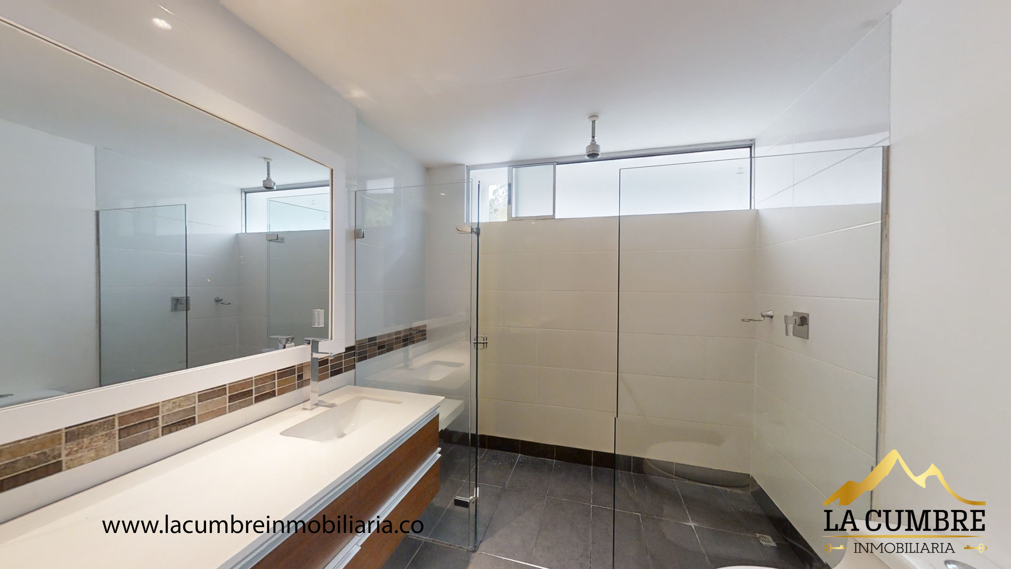 Casa de 3 alcobas en arriendo en Montessori, Envigado, 230 m² · foto 7 de 13