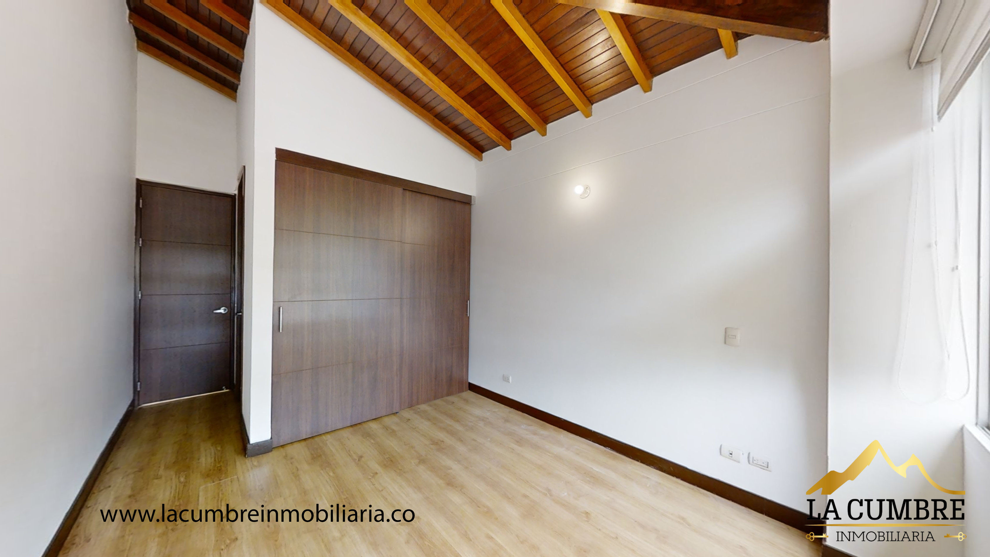 Casa de 3 alcobas en arriendo en Montessori, Envigado, 230 m² · foto 9 de 13